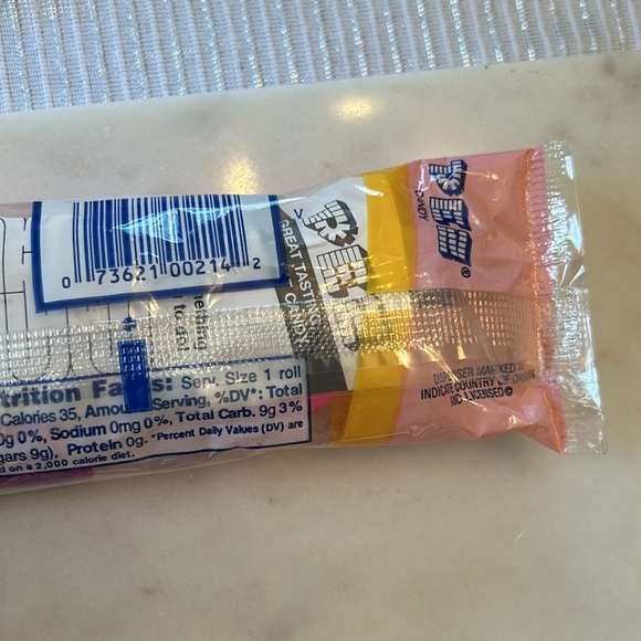 Happy Hearts Day Heart Shaped PEZ Vintage NEW IN PACKAGE Collectible Pink 1 - Picture 10 of 10